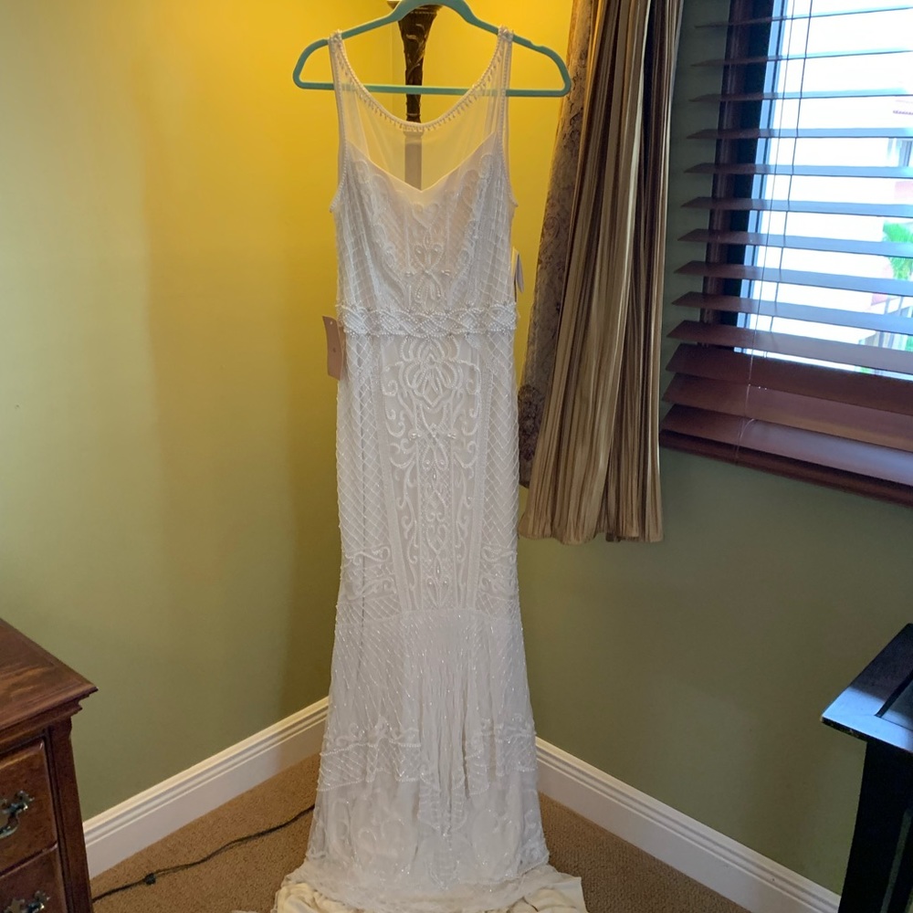 Theia hand embroidered mermaid wedding gown - Picture 8 of 16